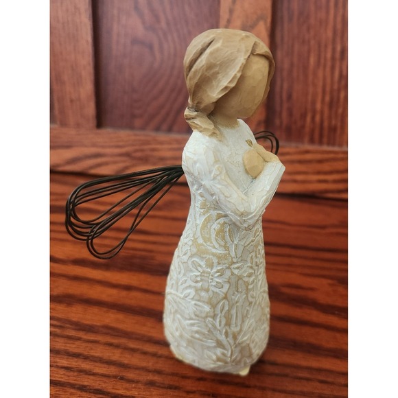 Willow Tree‎ Remembrance Figurine Hands Cradling Heart Angel Wings Demdaco 2010 - Picture 4 of 5